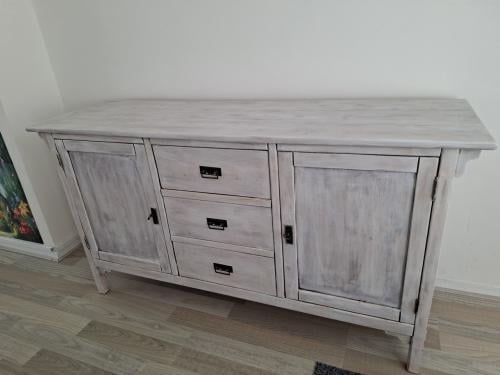 Mooi white wash dressoir