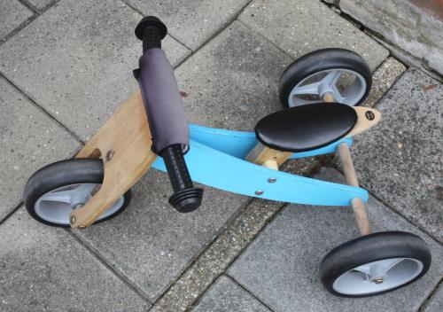 Zeer leuk loopfietsje-driewieller