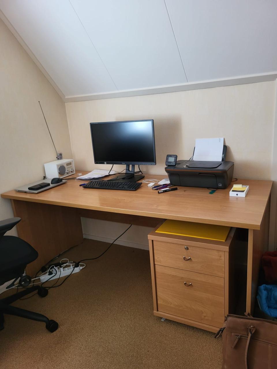 Bureau met lade blok en 2 bijpassende kasten (ophalen)