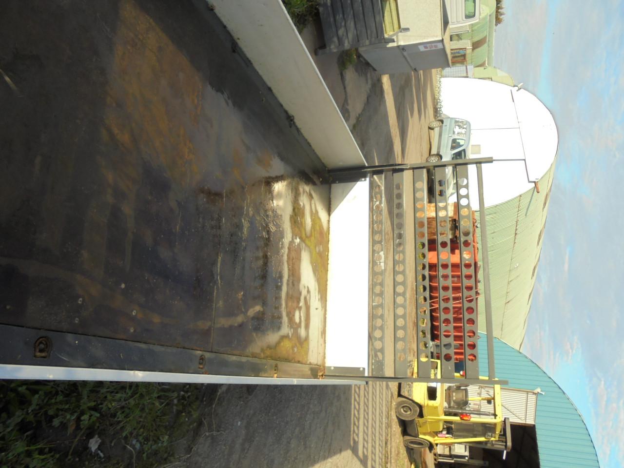 Laadbak komt zo ver ik weet van een Volkswagen Crafter