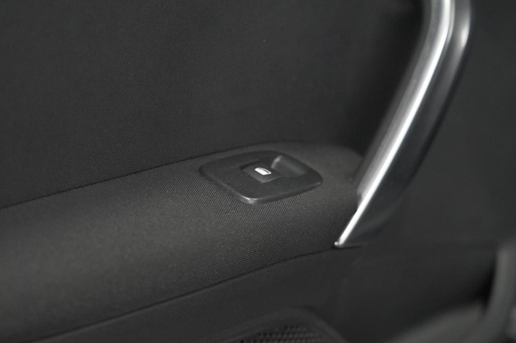 Peugeot 2008 puretech 110 allure | panoramadak | navigatie | camera | parke