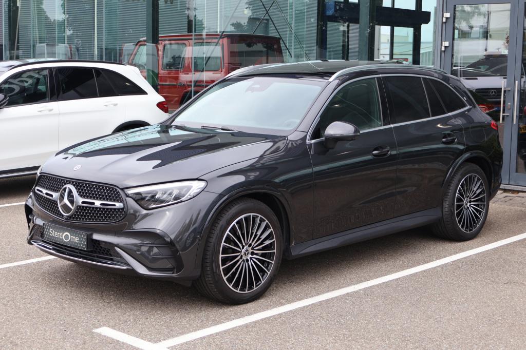 Mercedes-Benz Glc 300e 4matic amg l airmatic l gestuurde achteras l panoram