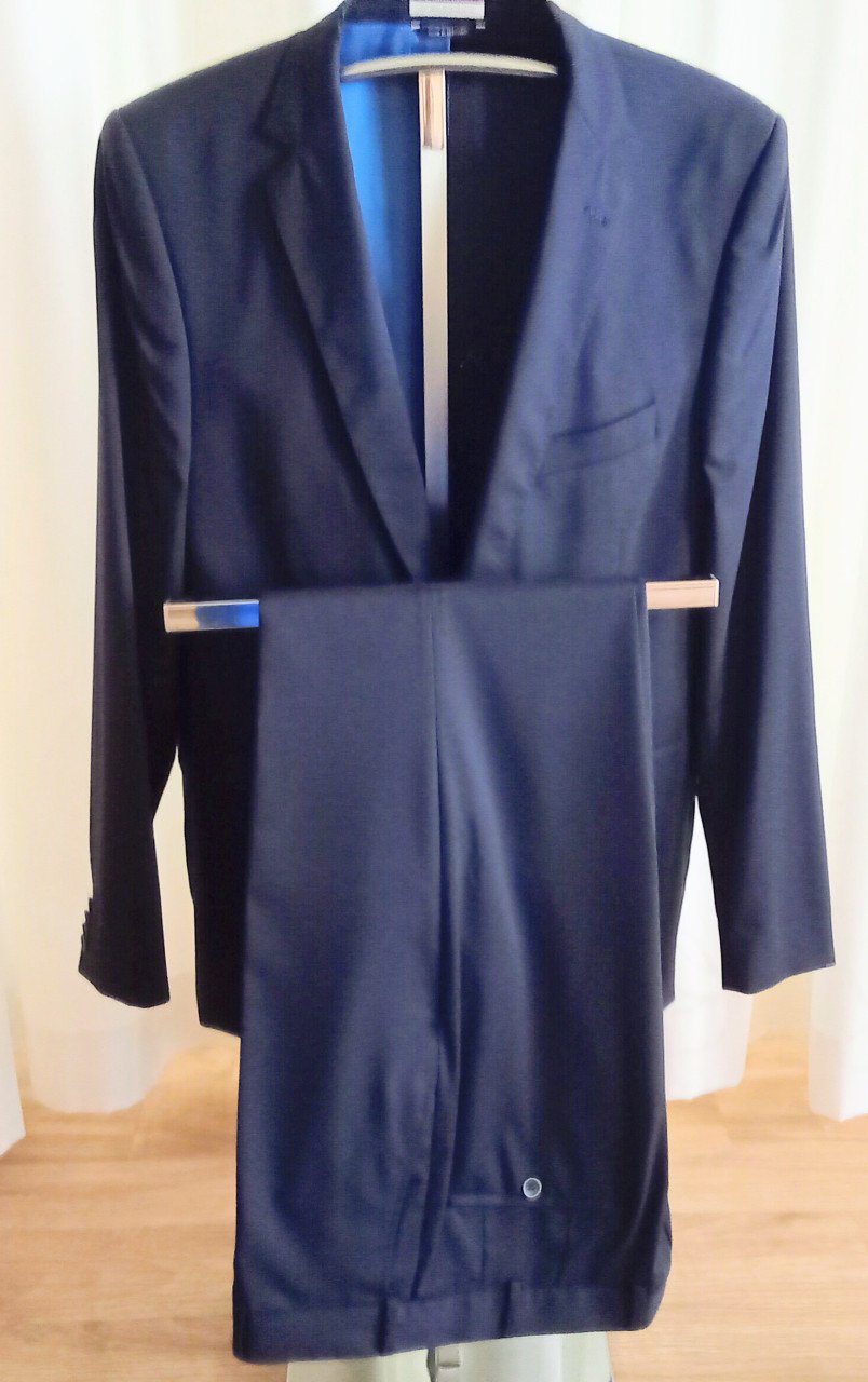 Prachtig blauw kostuum merk Van Gils