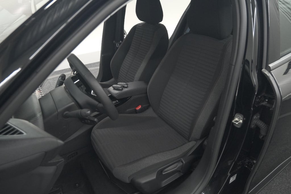 Peugeot E-2008 ev active pack 50 kwh | camera | navigatie | parkeersensoren