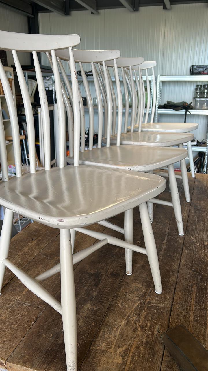 Set-4 vintage Åkerblom spijlenstoelen-Zweeds design j-50/60