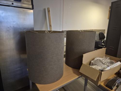 2 grote lampenkappen nieuw