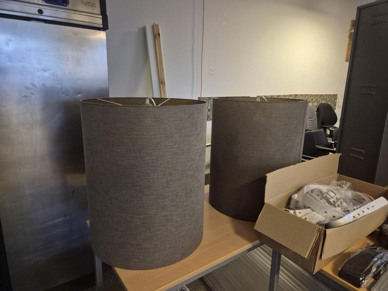 2 grote lampenkappen nieuw