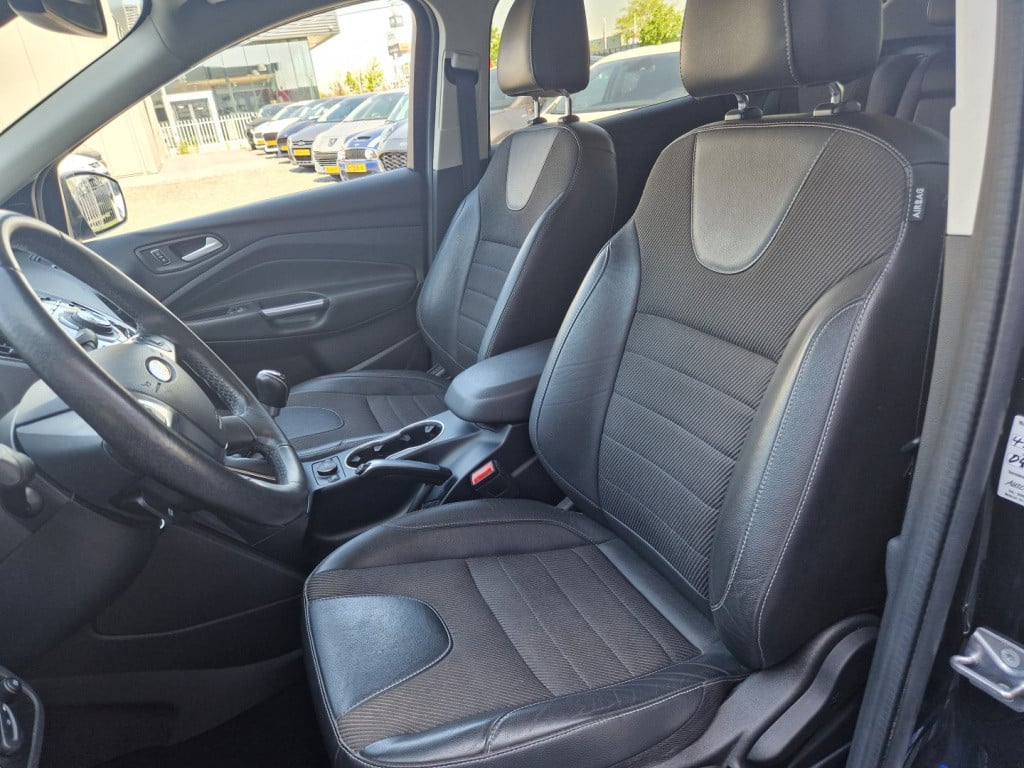 Ford Kuga 1.5 ecoboost 150pk 2wd titanium | trekhaak