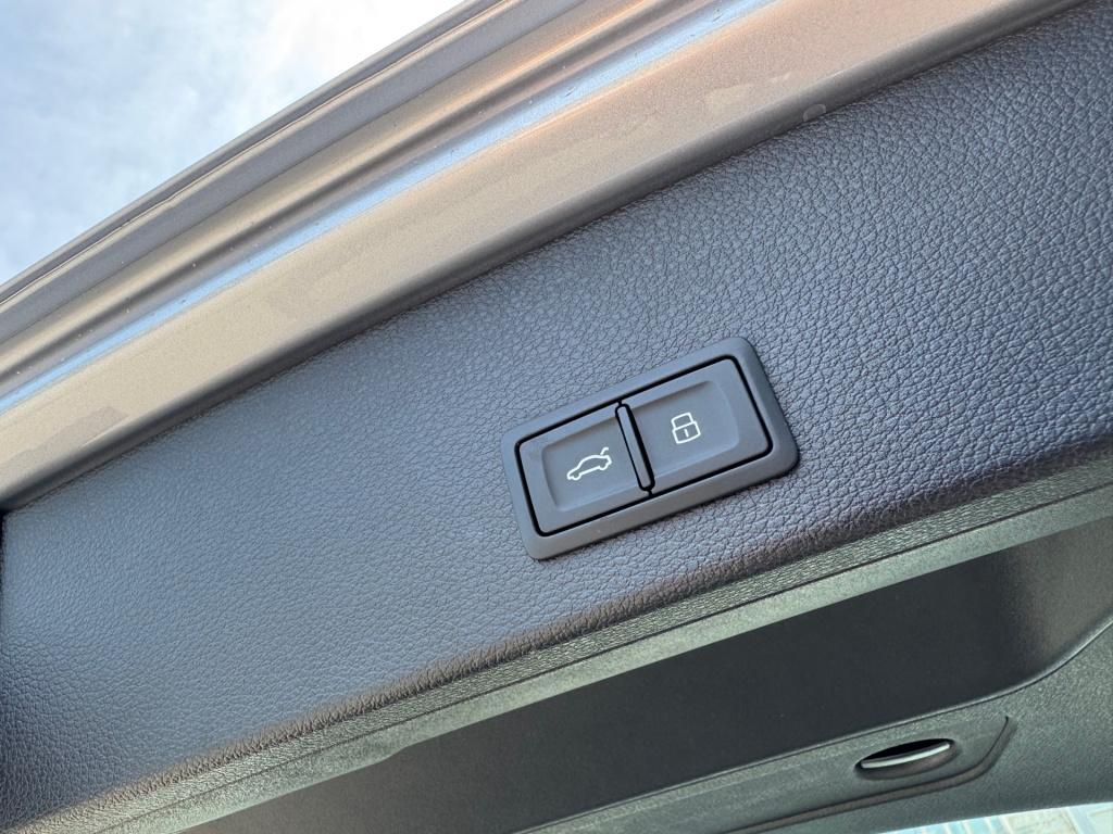 Audi Q2 35 tfsi * panoramadak * virtual cockpit * keyless * leder