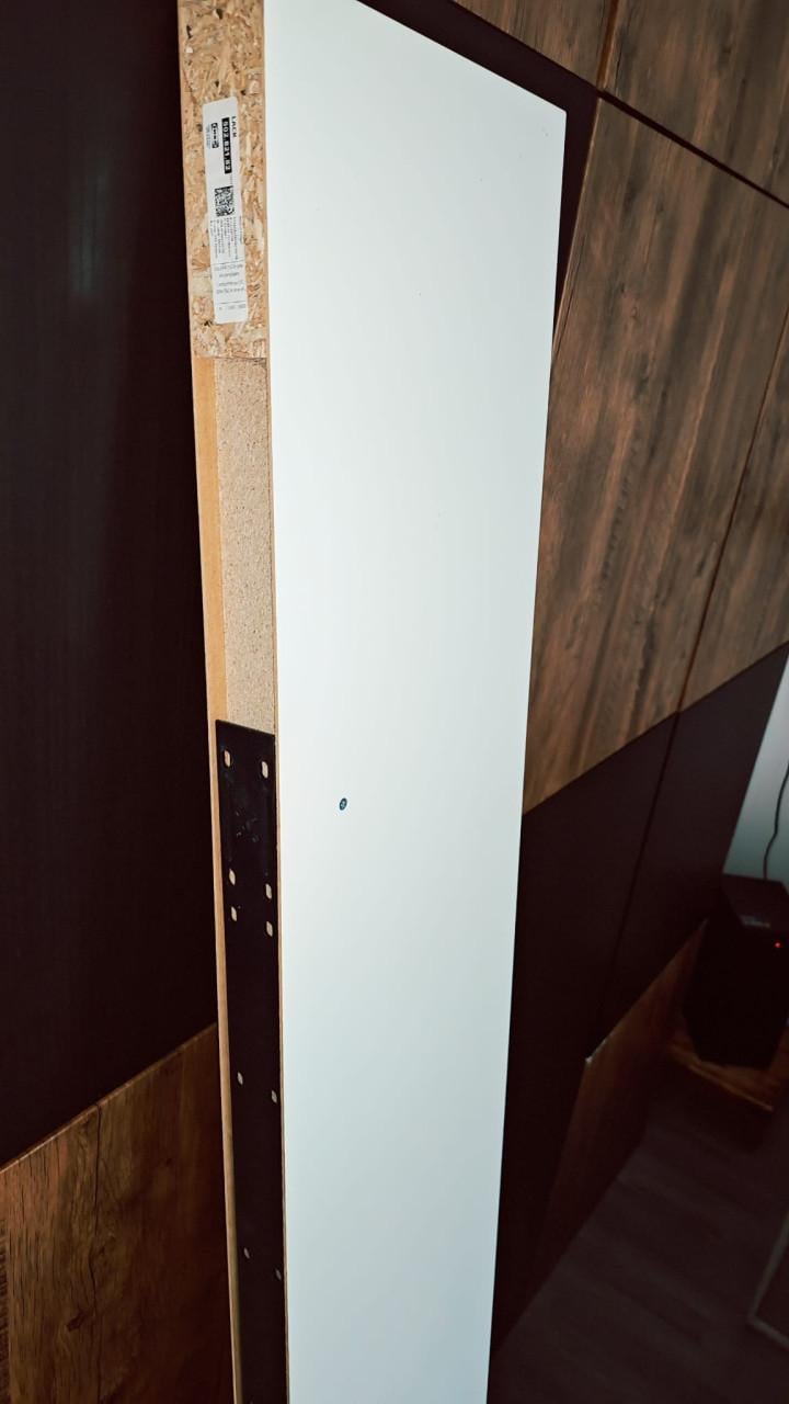 Wandplank IKEA wit 190x26x5 cm.