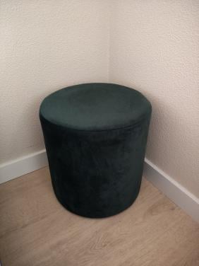 Donkergroene suede poef