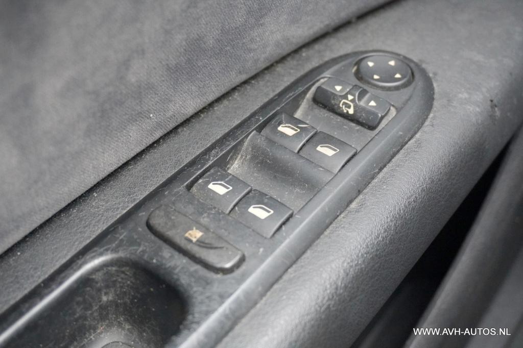 Peugeot 407 2.0-16v xr pack automaat