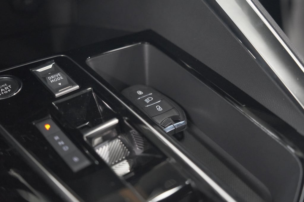 Peugeot 3008 1.6 hybrid 225 allure pack business | camera | navigatie | app