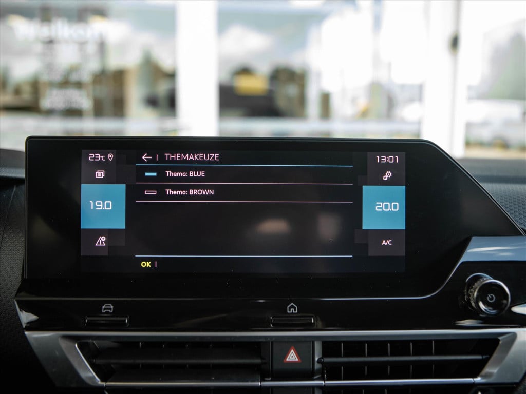Citroen C4 1.2 puretech 130pk shine automaat | navigatie | hud | stoelverwa