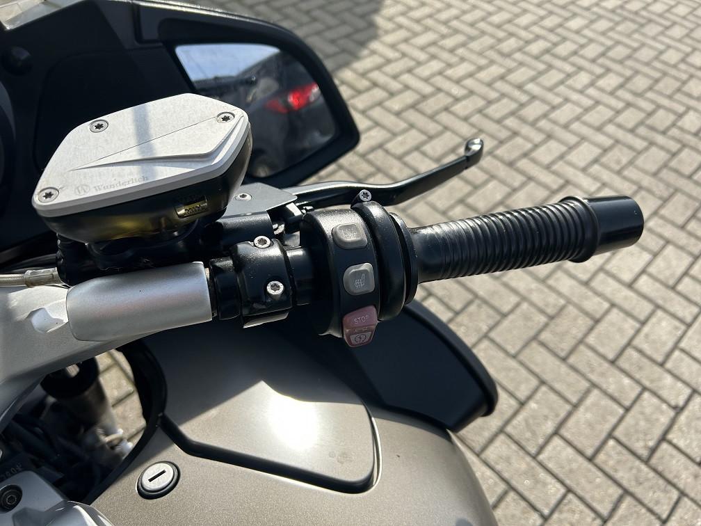 Full option BMW R1200RT uit 2011 met 117dkm, rijklaar mee voor €5250,-