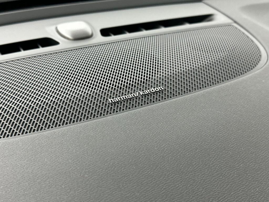 Volvo XC40 1.5 t3 r-design | 360 | electr. stoelen | harman kardon | parkee