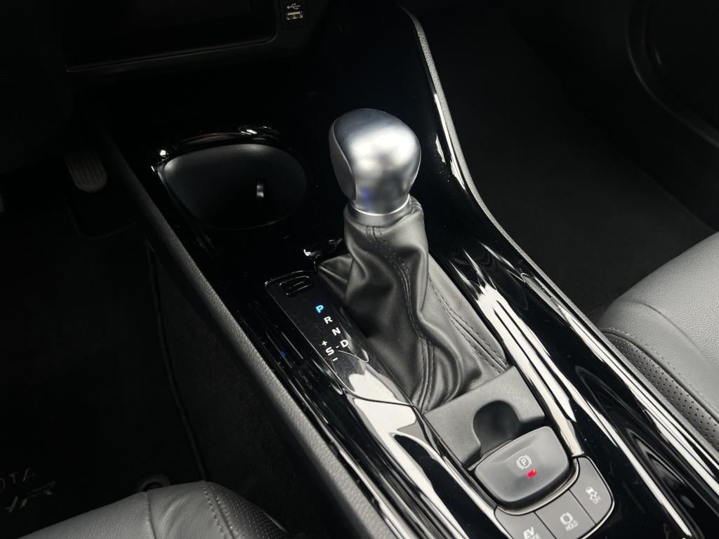 Toyota C-hr 2.0 hybrid executive