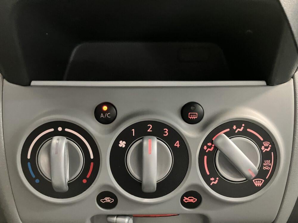 Suzuki Alto 1.0 Silver-line