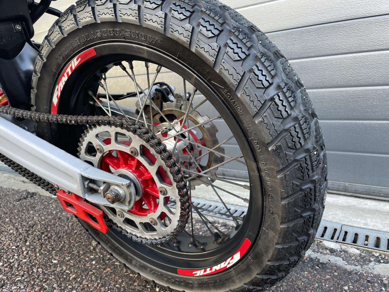 FANTIC 50CC SCHAKELBROMMER