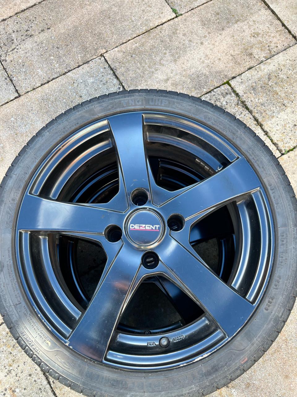 Mooie 16 inch Dezent velgen, 4x108, met zomerbanden