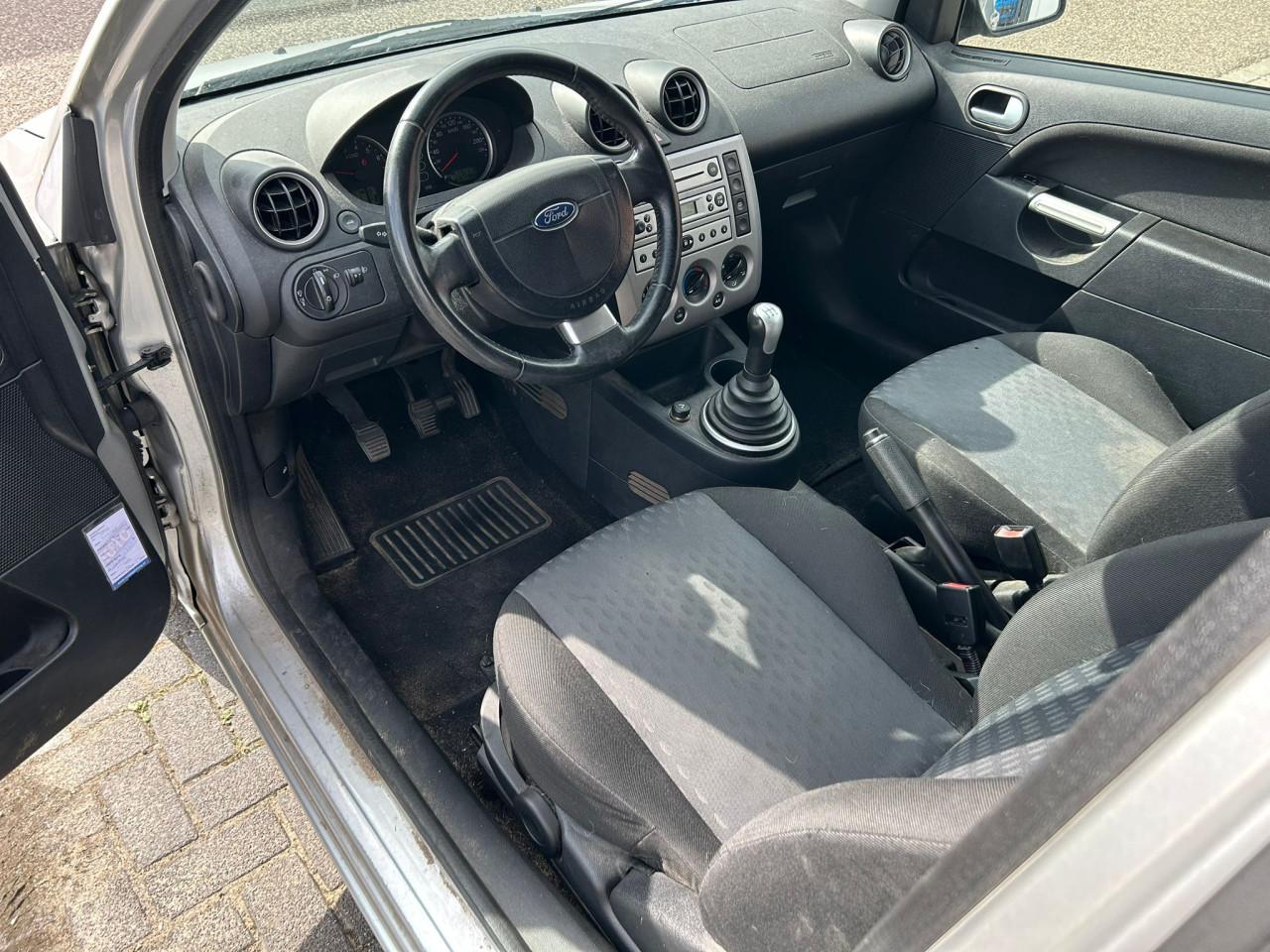 Ford Fiesta 1.3 Futura Airco/16" LM Velgen/Verwarmde Voorruit/APK 21-12-26