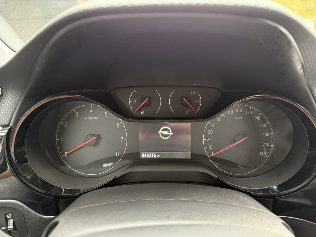 Opel Corsa 1.2 edition // stoel & stuurverwarming //