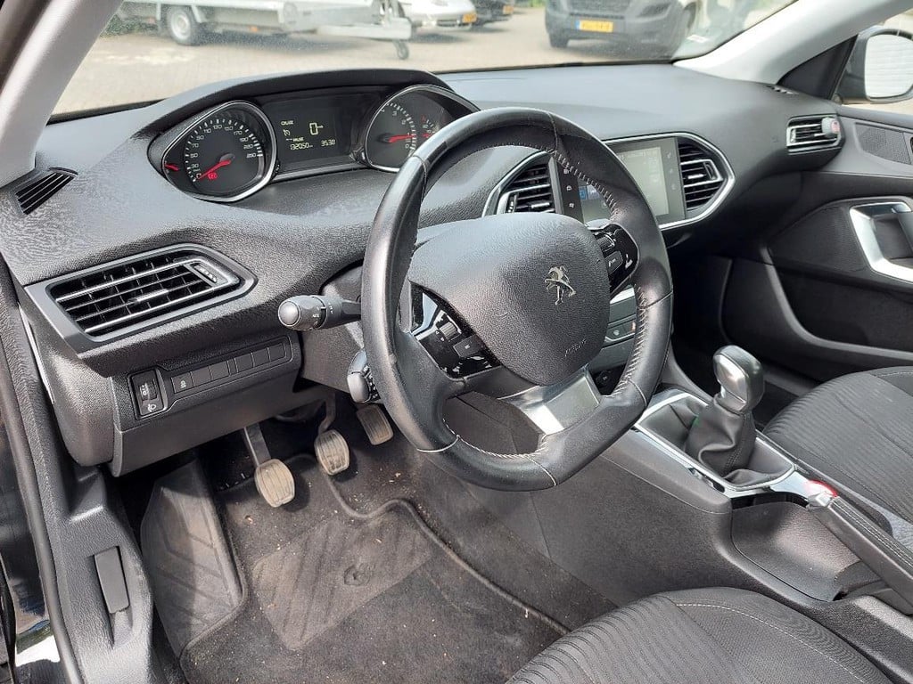 Peugeot 308 1.2 puretech active | navi | park.sens | climate control