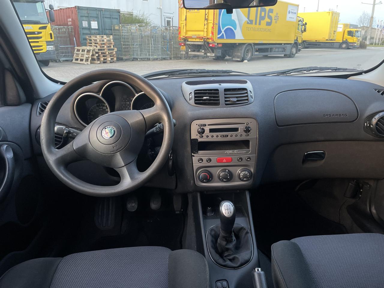 Alfa Romeo 147 1.6 T.Spark Ed. Sportiva//NAP/BOEKJES/APK/