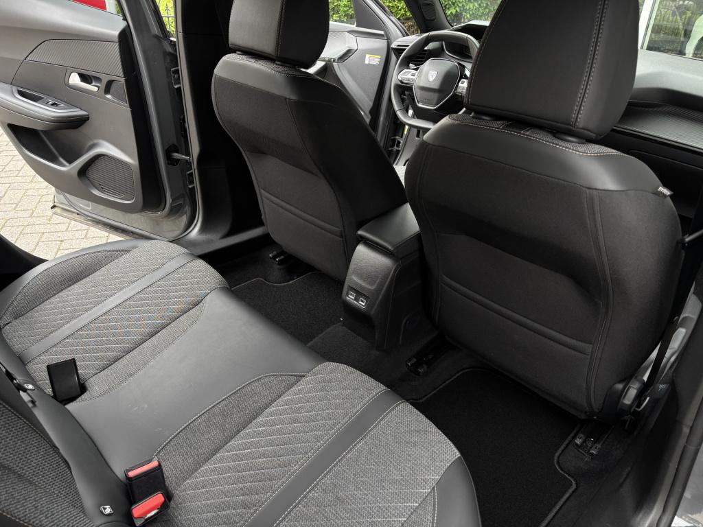Peugeot 2008 1.2 puretech allure pack
