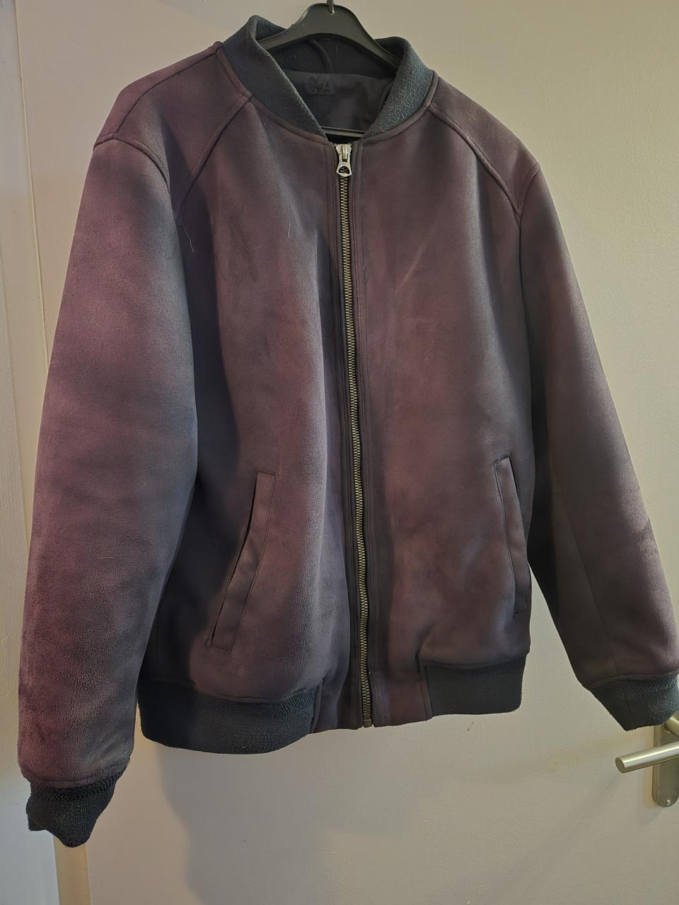 Bomberjack van zacht imitatiesuède. C&A Maat L