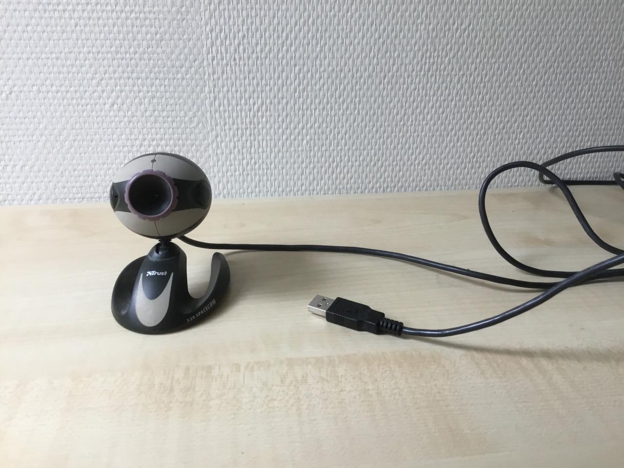 Computer benodigdheden, boxen, koptelefoon en webcam