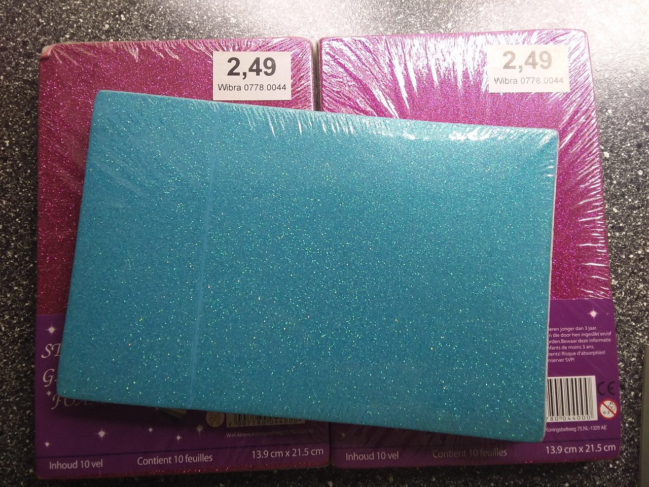 Glitter foam