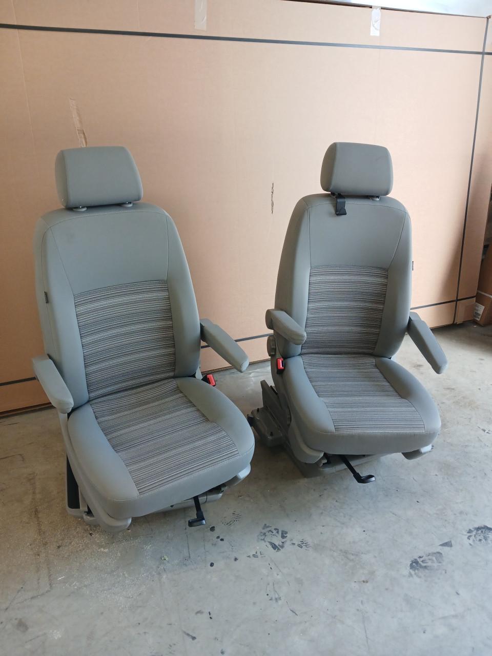 Set draaistoelen voor VW California of VW Multivan