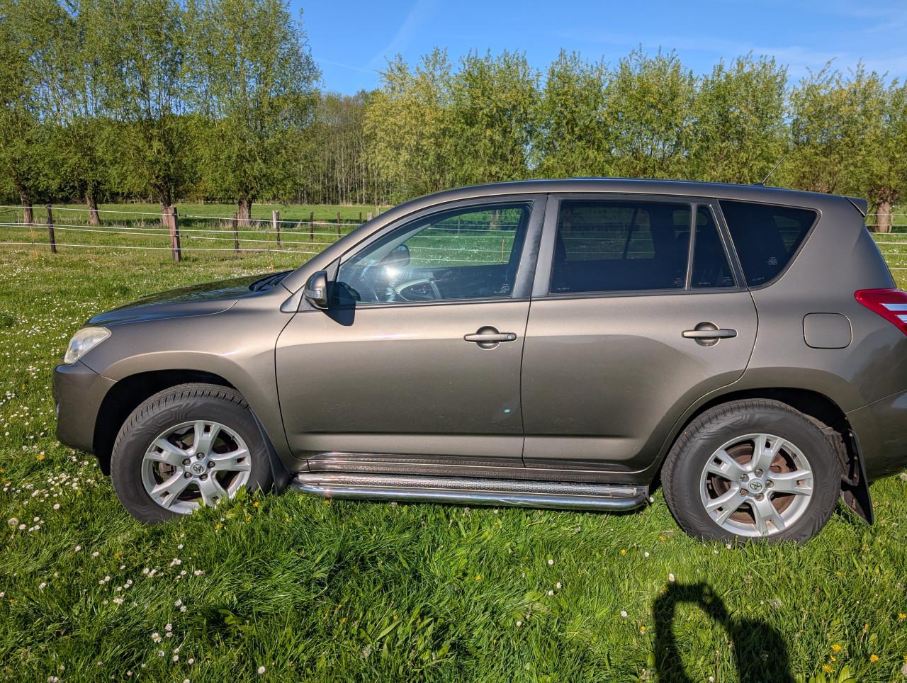 TOYOTA RAV 4 2.0 2000kg trekgewicht
