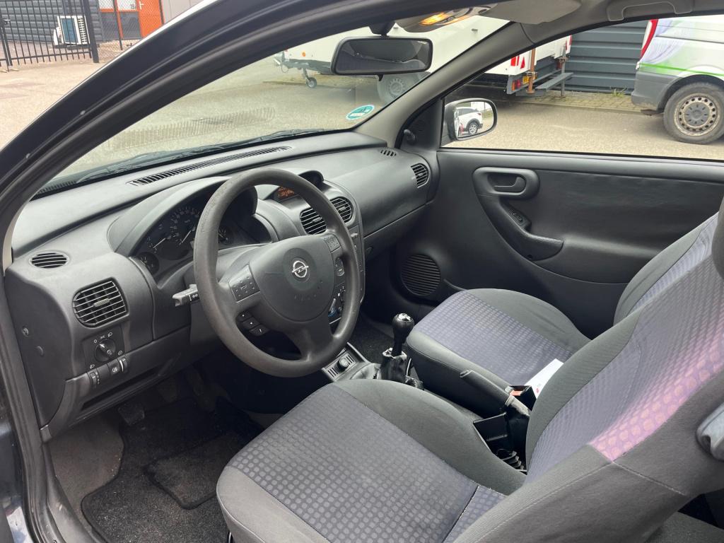 Opel Corsa 1.2-16v comfort met nieuwe apk (airco defect)