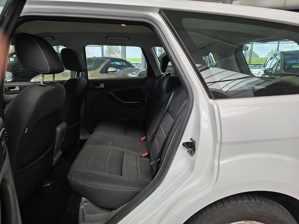 Ford Focus wagon 1.8 titanium flexi fuel