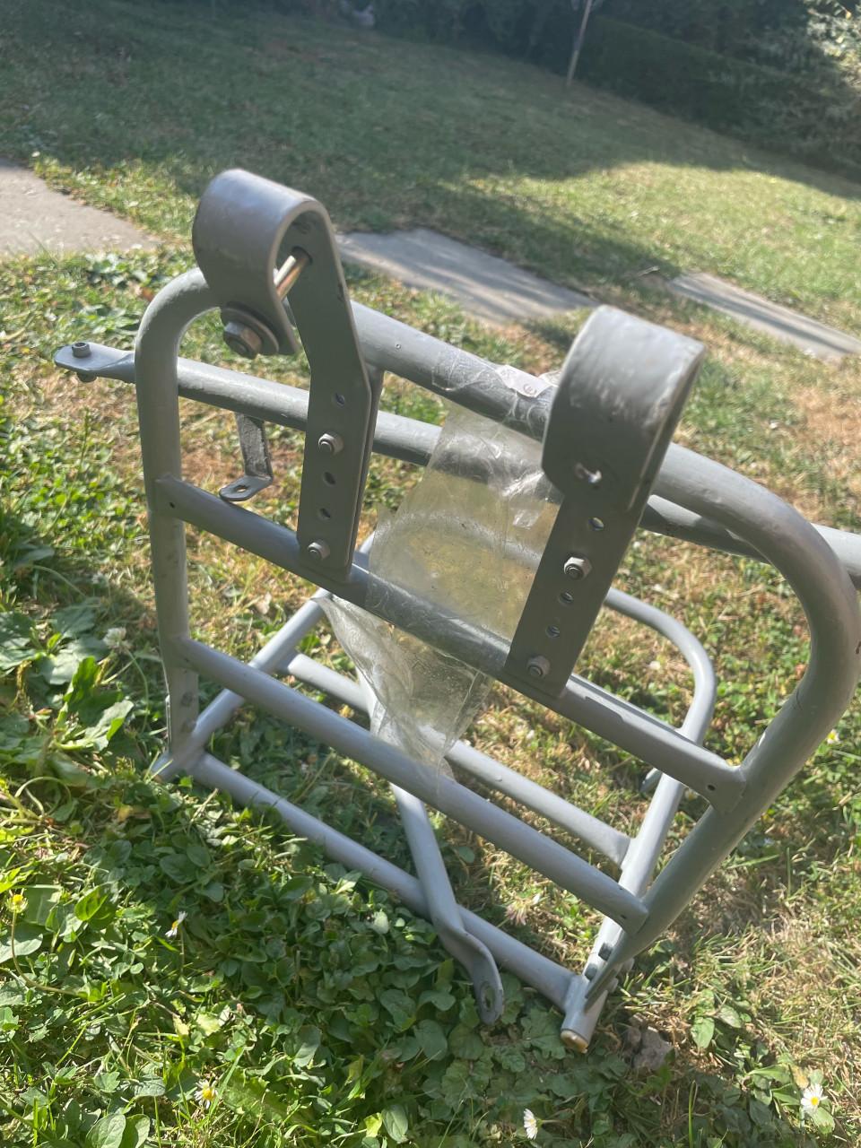 Fiets bagagerek voor, voorop de fiets