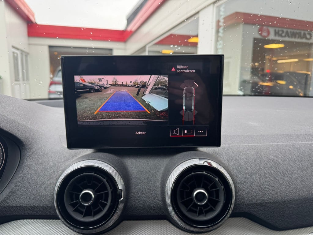 Audi Q2 35 tfsi s edition