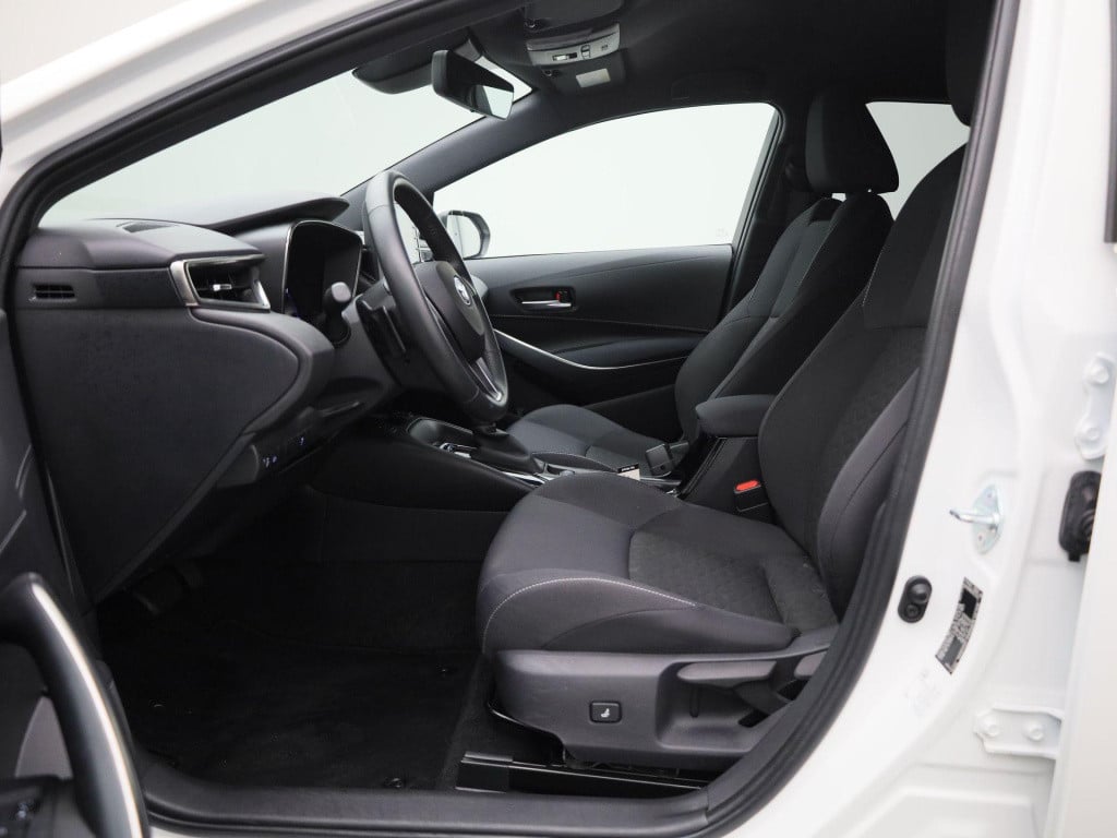 Toyota Corolla 2.0 hybrid dynamic | automaat | lmv | cruise control | stoel