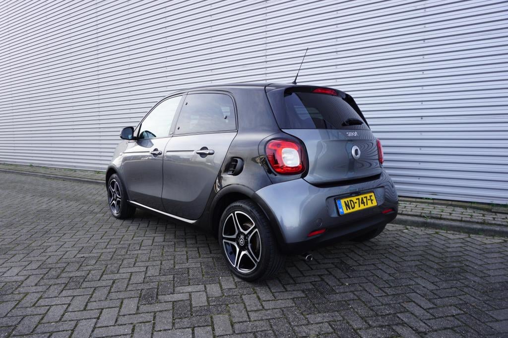 Smart Forfour 1.0 passion airco / cruise / elektr. ramen / camera / lm velg