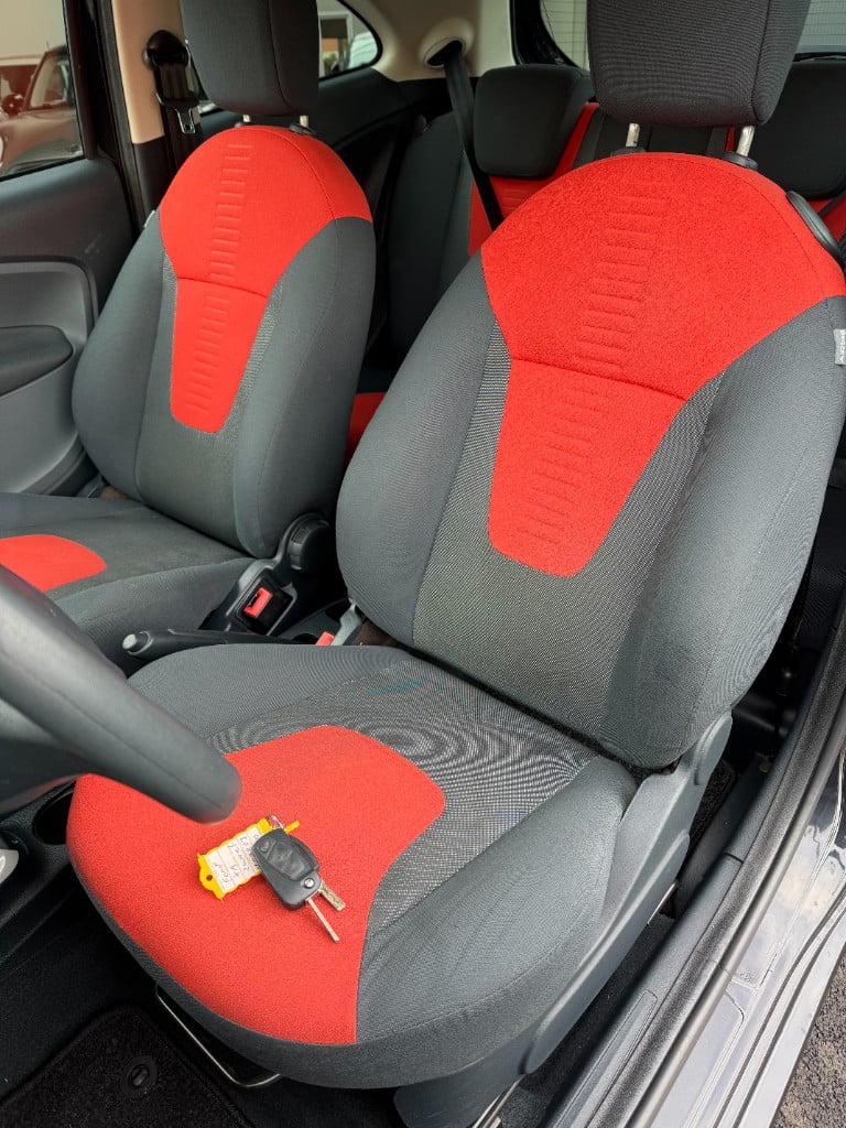 Ford KA 1.2 - titanium - airco
