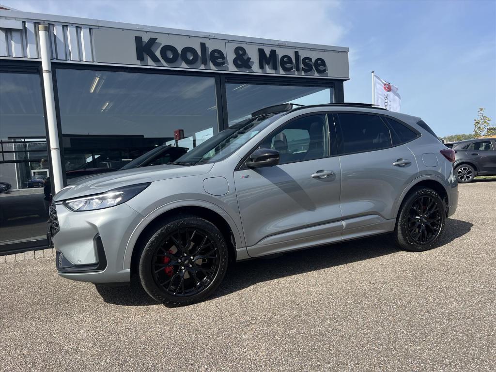 Ford Kuga 2.5 phev 243pk e-cvt st-line x , trekhaak , panodak , winterpack 