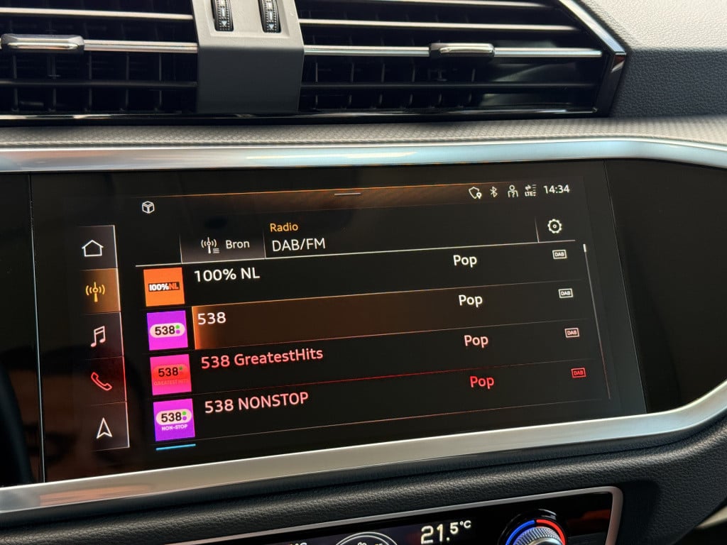 Audi Q3 sportback 45 tfsi e s-line | phev | matrix | stoelverwarming | digi