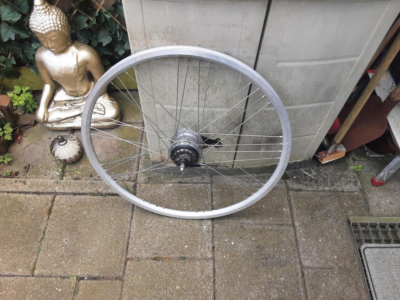 28 inch nexus achterwiel, 8 speed,rollerbrake rem