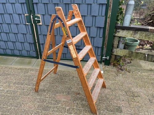 Houten trapje