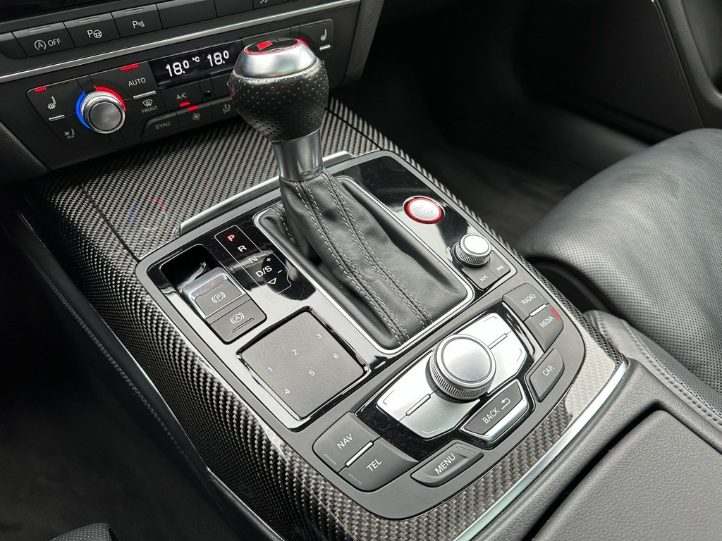 Audi A6 avant 4.0 tfsi rs6 quattro