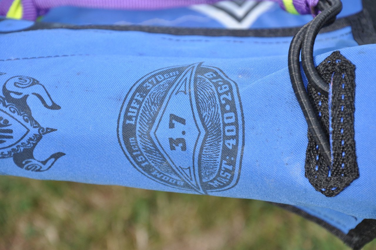 3.7m2 Naish Hokua complete tuigage