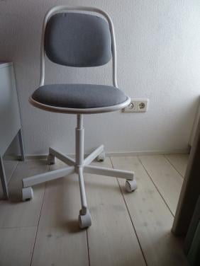 IKEA ÖRFJÄLL kinder bureaustoel wit/lichtgrijs – verstelbaar