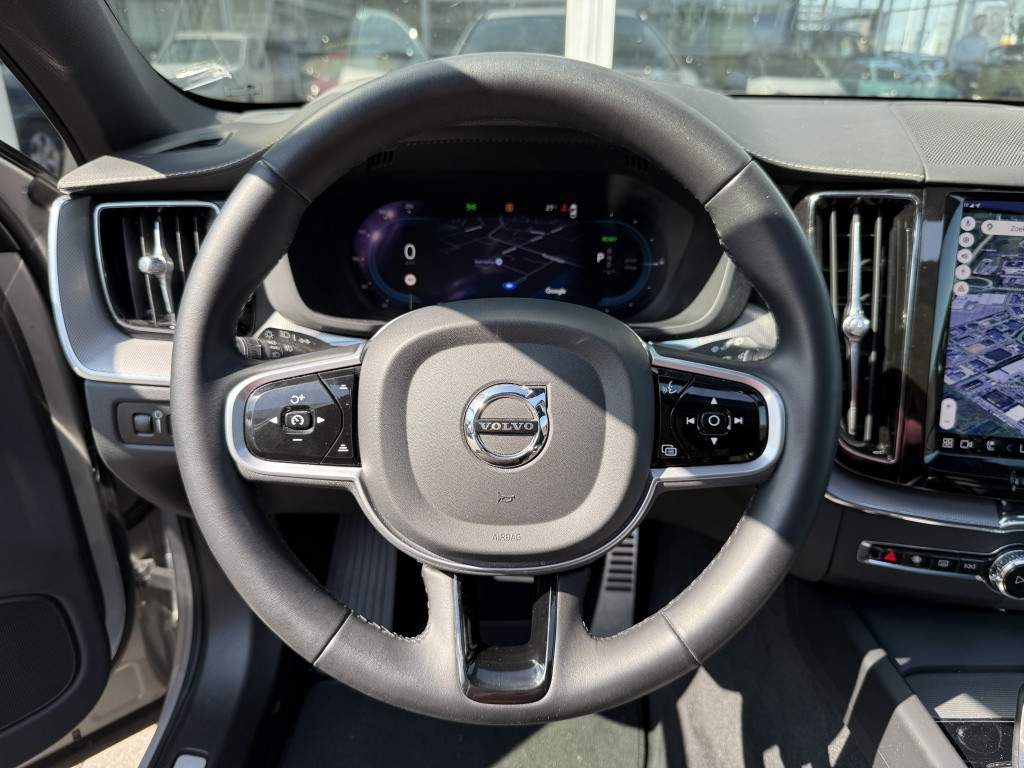 Volvo XC60 t8 455pk ultimate dark| panodak| adap.cruise| 360camera| trekhaa