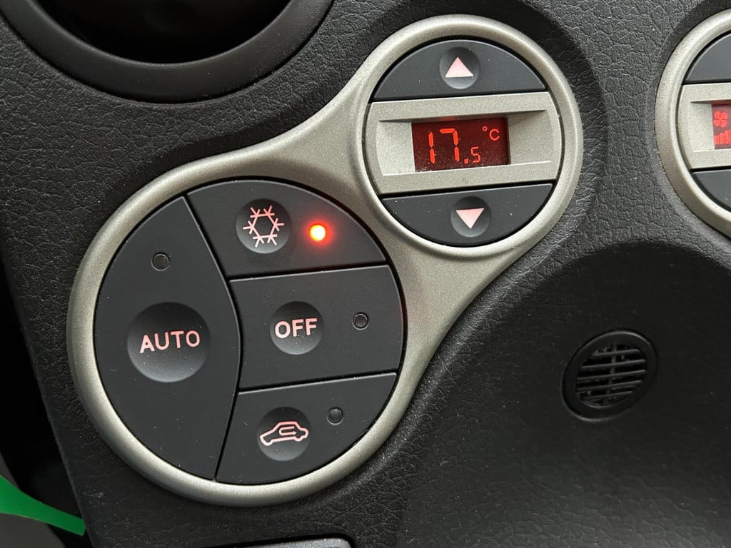 Fiat Panda occasion 1.2 emotion | geel | airco | 5 deurs |